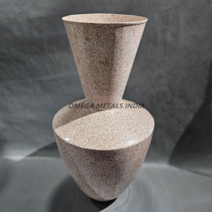 Elegantes macetas de metal cilíndricas en elegantes tonos blancos y rosas suaves con patrón grabado único para interiores de lujo - Product Image 3