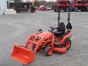 Tractor Compacto Kubota BX2380 4WD con Cargador LA344 - Product Image 4