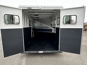 Remolque para 3 Caballos Más Vendido, Remolque para Ganado Usado, Remolque para Caballos de Alto Estándar, Remolques para Transporte de Caballos - Product Image 2