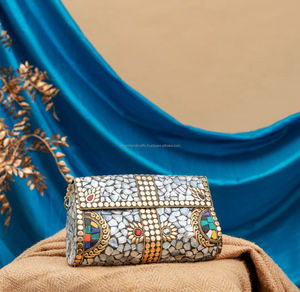 Sacs métalliques en mosaïque sur mesure avec serpillière en pierre et embellissements pour la revente par LUXURY CRAFTS AU PRIX DE GROS - Product Image 3