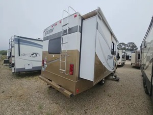 Autocaravana F-L-E-E-T-W-O-O-D RV S-T-O-R-M 32BH 2015 Usada, Lista para la Venta - Product Image 6