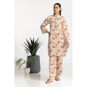 Ensemble coordonné 2 pièces blanc en tissu Dobby imprimé pour femme, tenue short au-dessus du genou, taille XS, idéal pour l'été, MOQ 2 pièces - Product Image 2