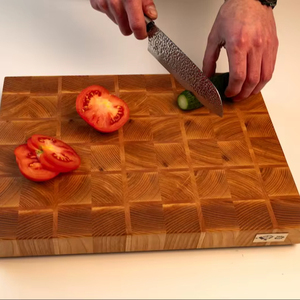 Tabla de cortar de madera y plato para servir: sostenible y duradero - Product Image 1