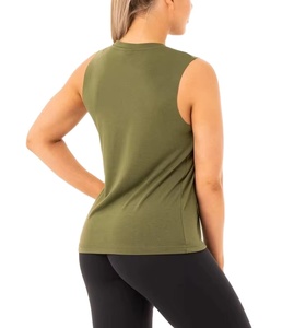 Débardeur de sport sans manches pour femmes, vêtements de sport athlétiques avec impression de logo personnalisé et choix de couleurs et de tailles multiples - Product Image 3