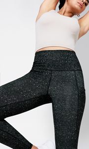 Leggings rayés en coton extensible taille haute pour femmes, pantalons de yoga en gros pour un usage quotidien, style sportif avec logo à la taille - Product Image 5