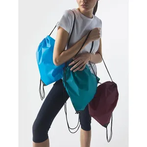 Bolsas Deportivas Personalizadas de Poliéster con Cordón para Promociones en Gimnasios - Product Image 2