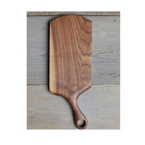 Tabla de cortar elegante de acacia diseñada para proporcionar un corte cómodo y confiable con tonos naturales cálidos, ideal para la cocina casera. - Product Image 1