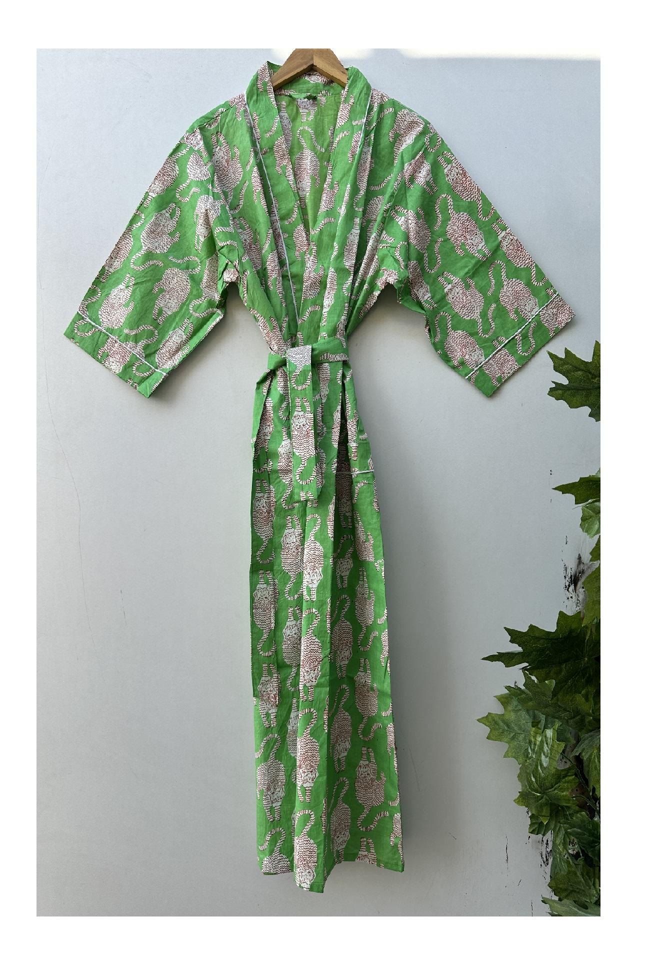 สีเขียว