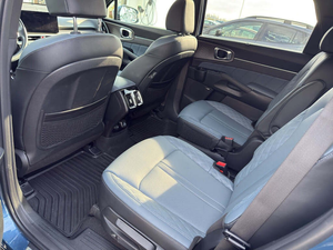 Kia Sorento Hybride SX Prestige AWD 2024 Bleu Éclatant Impeccable avec Caméra Arrière Gauche, Démarrage à Distance, Sièges en Cuir, Transmission Automatique - Product Image 3
