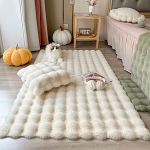 Tapis Nouveauté en Velours Bulle et Fausse Fourrure, Forme Personnalisée, Technique Tuftée 10mm, Lavable, Antidérapant, pour la Maison ou comme Cadeau - Product Image 3