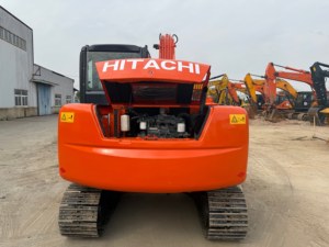 Excavatrice sur chenilles Hitachi ZX70 d'occasion, modèle 2023, 7 tonnes, faible nombre d'heures, composants moteur et engrenages en bon état, à vendre - Product Image 2