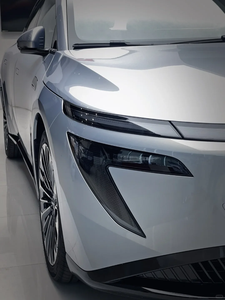 รถยนต์ไฟฟ้าแบบซีดานขับเคลื่อนล้อหน้า รุ่นปี 2025 ระยะทางวิ่งไกล 540 กม. / 510 กม. (ตัวเลือก) 5 ที่นั่ง ขนาดกลาง ระดับหรู พร้อมคุณสมบัติความสะดวกสบายระดับพรีเมียม - Product Image 3