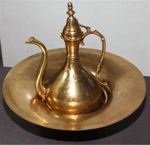Cafetière arabe Dallah au design unique, couleur dorée, en laiton, cuivre et acier de luxe, écologique, pour la maison, les hôtels, les restaurants, vente en gros - Product Image 1