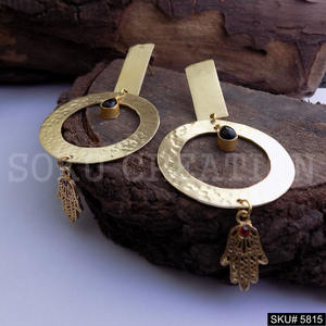 Accesorio de moda de declaración Pendientes colgantes y colgantes de piedras preciosas chapadas en oro con diseño de mano protectora SKU5815 - Product Image 1