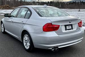 BMW 328i xDrive berline d'occasion 2010 (conduite à gauche/droite) - Product Image 3