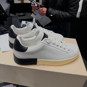 รองเท้าหนังดีไซเนอร์คุณภาพสูงปี 2026 รองเท้าผ้าใบ รองเท้าสเก็ตบอร์ด รองเท้าวิ่งสุดหรู รองเท้าลำลองสไตล์สปอร์ต รองเท้าเดิน - Product Image 1