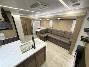 Nouvelle caravane de camping F-o-r-e-s-t R-i-v-e-r Wildwood 31KQBTS 2025 à vendre pour le camping et les voyages - Product Image 3