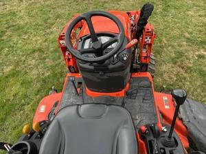 Tractor Agrícola Kubota BX2380 de 23 HP con Cortadora de Césped y Cargador Frontal, Envío Gratuito a Todo el Mundo, Componentes Principales Incluidos - Product Image 5