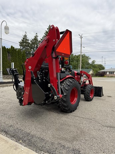 Tractor compacto con retroexcavadora en venta | Tractor Utilitario Compacto Hidrostático 2026 TYM T2025P de 24.7 HP y Tracción en las 4 Ruedas con Cargador Frontal - Product Image 4