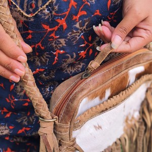 Bolsos cruzados informales con flecos de cuero genuino hechos a mano en piel occidental para mujer - Product Image 3
