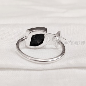 Bague pour femme en pierre brute, tourmaline noire naturelle, pierre de naissance d'octobre, ajustable, en argent sterling 925 - Product Image 5