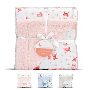 Manta Moderna de Felpa Rosa con Diseño de Paracaidista y Patrón de Dibujos Animados - Product Image 1