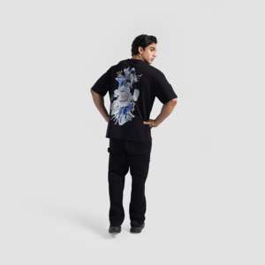 T-shirt en jersey noir uni léger Base One, 100 % coton, 300 g/m², coupe oversize, vêtements compressés avec étiquette personnalisée - Product Image 4