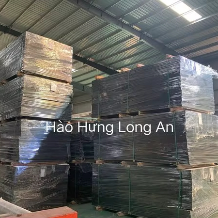 Best Price Eco-Friendly 4X8 Black Film Faced Phenolic Board Vietnamese Factory's 12/15/18mm Thickness Plywood Sheet E1