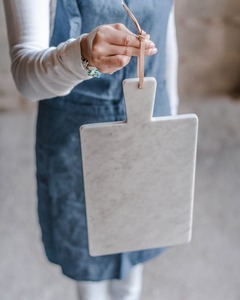 Planche à découper en marbre blanc uni de forme unique pour la coupe de cuisine Plateau de service élégant idéal pour la cuisson et les cadeaux - Product Image 6
