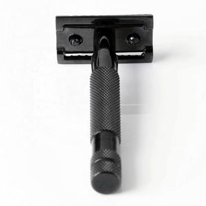 Maquinilla de afeitar de seguridad de doble filo Black Edition, fabricada por Zarnab Surgical - Product Image 2