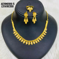 Ensemble collier et boucles d'oreilles créatif, design classique, avec chaîne en forme de boîte à fleurs, plaqué or 18 carats, en laiton, bijoux d'un gramme