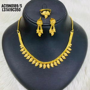 Креативный дизайн короткое ожерелье набор с сережками 18K позолоченный один грамм ювелирные изделия всех типов онлайн дизайн - Product Image 1