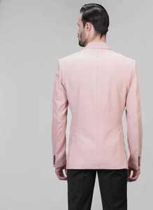 จำหน่ายเสื้อเบลเซอร์สีชมพูสำหรับผู้ชาย ดีไซน์คลาสสิก เหมาะสำหรับงานธุรกิจและงานกลางคืน มีจำหน่ายในราคาขายส่ง - Product Image 2