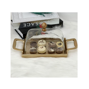 Plateau à dessert en aluminium plaqué or à trois compartiments pour servir des bonbons et des chocolats dans les restaurants et les hôtels - Product Image 3