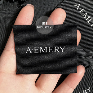 カスタムラグジュアリーブラックファッショングログランダマスクTシャツインサイドウーブンネックラベルタグ - Product Image 3