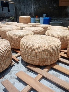 Pouf en jacinthe d'eau écologique/coussin confortable/étiquette propre/fabriqué à la main - Product Image 5
