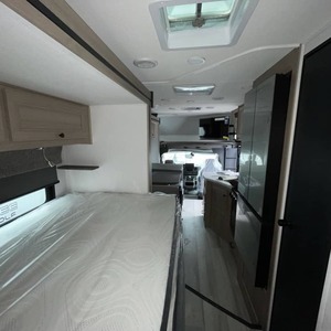 Nouvelle caravane Forest River Forester 2441DSF 2026 à vendre pour le camping et les voyages - Product Image 1