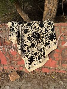 Colcha Suzani Bordada a Mano Artesanal – Ropa de Cama Floral Vintage, Cubrecama Étnico de Algodón, Regalo Único para Amantes del Hogar - Product Image 4