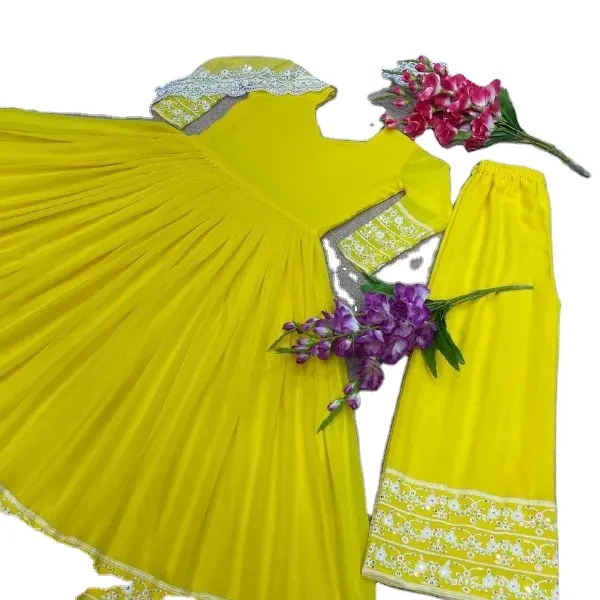 Kiara Aadvaniデザイナードレスコレクション女性と女の子のための長さのファッショナブルなインドのアナラカリドレス