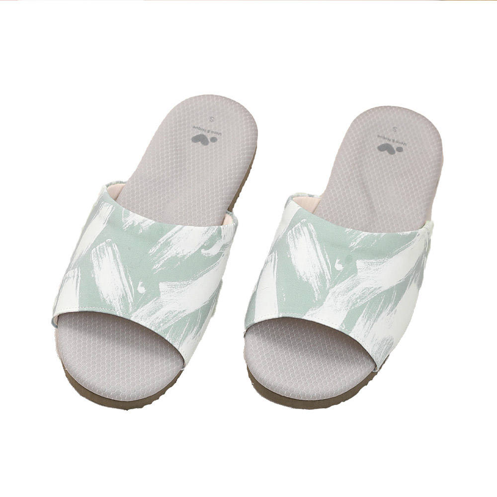 สีเขียว