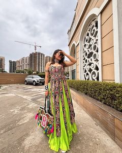 Designer Bollywood haute sur demande magnifique superbe élégant Lehenga Choli pour les femmes Collection de vêtements de fête de vêtements indiens - Product Image 3