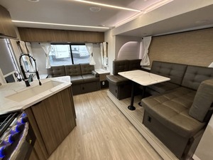 Nueva Caravana de Viaje F-o-r-e-s-t R-i-v-e-r Wildwood X-L-i-t-e 24RLXL 2026 con Tienda de Campaña en el Techo en Oferta - Product Image 2