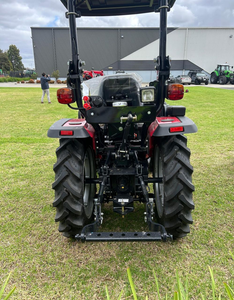 รถแทรกเตอร์สำหรับงานเกษตร SOLIS S30 6-2 20 แรงม้า ขับเคลื่อน 4 ล้อ ปี 2023 พร้อมเครื่องยนต์และเกียร์ ประสิทธิภาพสูง เหมาะสำหรับสวนผลไม้ ไร่องุ่น และงานเกษตรขนาดเล็ก - Product Image 5