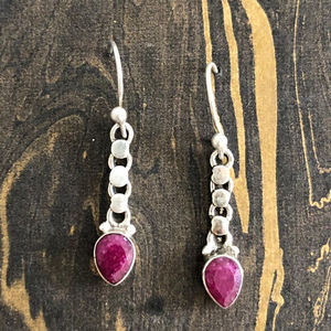 Boucles d'oreilles pendantes en rubis de 2,4 grammes, pièce maîtresse élégante et tendance - Product Image 1