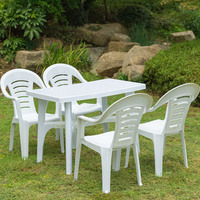Ensemble de table et de chaises de salle à manger en plastique blanc rectangulaire pour les événements de mariage, la restauration, les fêtes et les restaurants