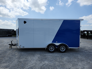 Remorque de transport fermée ENCLOSSE CARGO TRAILER Livraison gratuite 7x16 à nez en V, avec essieux de 3500 lb, freins électriques, et packs Blackout et Spoiler - Product Image 3