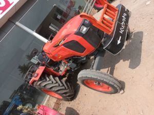 Pour tracteur à roues Kubota MU 5502 2WD avec longue durée de vie avec composants de base de moteur de boîte de vitesses de pompe à moteur - Product Image 5
