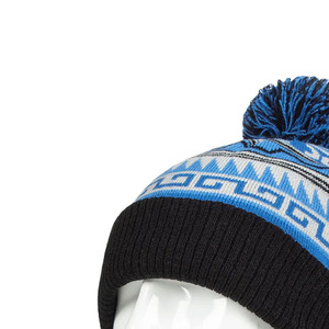 Bonnet unisexe élégant et chaud de conception haut de gamme, fabriqué en acrylique doux, parfait pour l'hiver, mode décontractée - Product Image 3