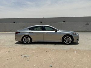Lexus ES350 V6 Usado, Especificaciones GCC, Volante a la Izquierda, Asientos de Cuero, Motor >8L, Control de Crucero Adaptativo, Gasolina, R18 - Product Image 3