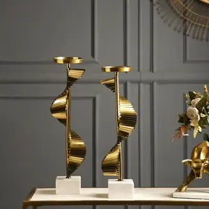 การออกแบบแฟนซีเหล็กเชิงเทียนชุบทองเทียนยืนสำหรับตกแต่งบ้านโรงแรมร้านอาหารร้อนขายเชิงเทียนโลหะอินเดีย - Product Image 2